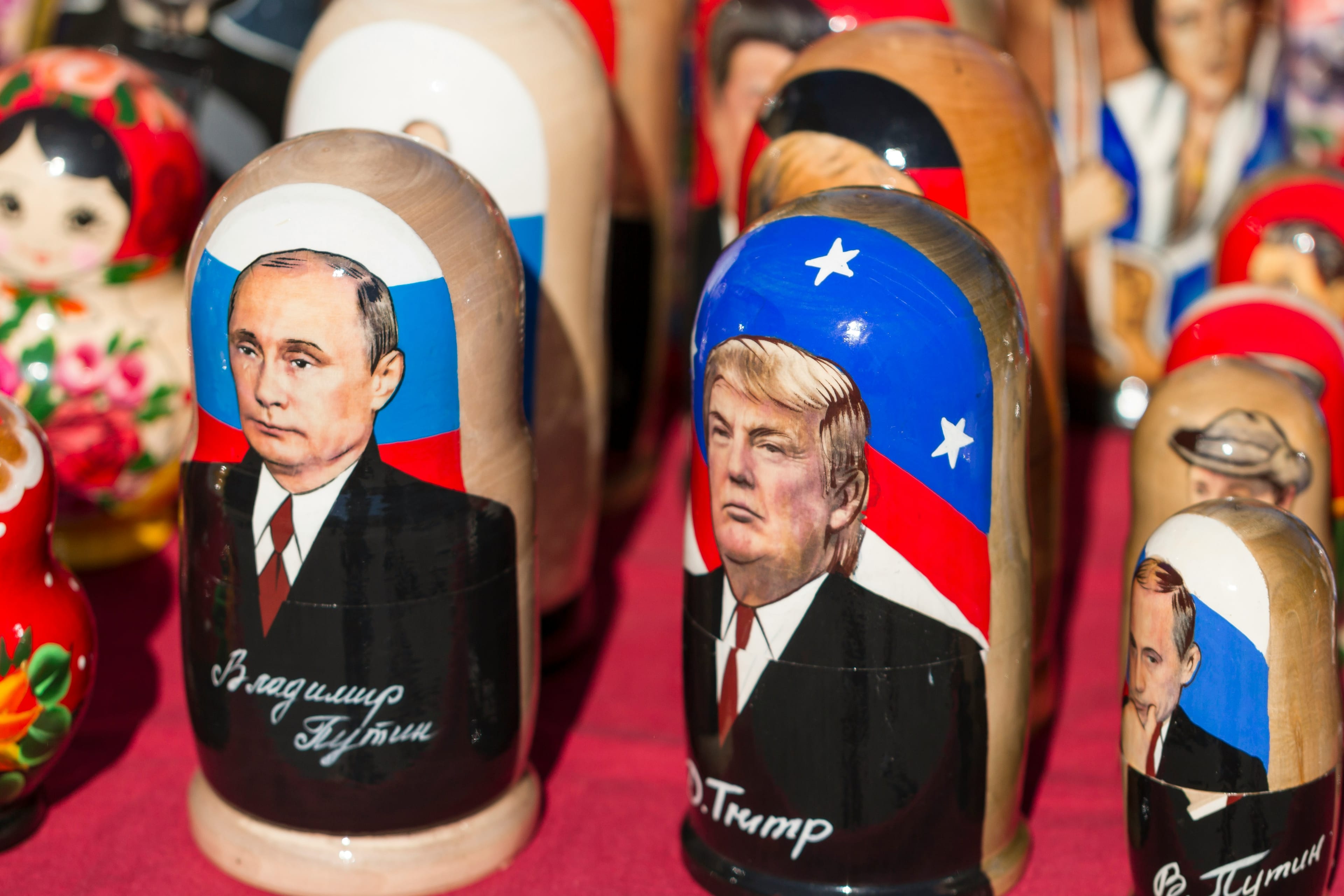 Дональд Трамп продлил санкции против России еще на год