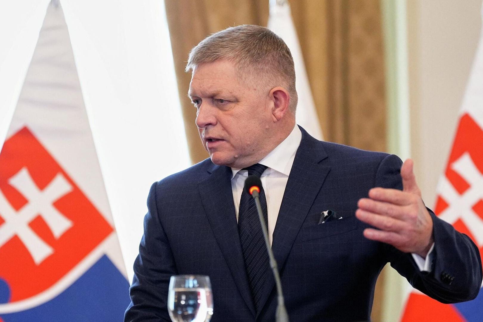 Словакия вслед за Венгрией подает иск в суд против решения ЕС полностью отказаться от импорта российского газа