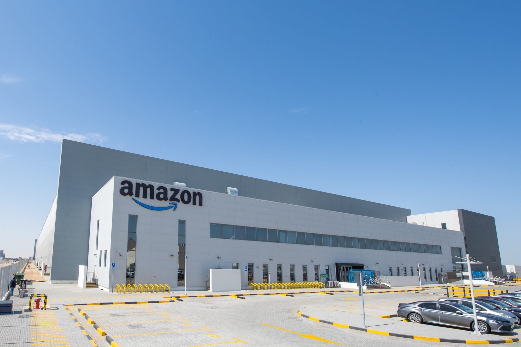 Иранские удары по ОАЭ вывели из строя дата-центры Amazon